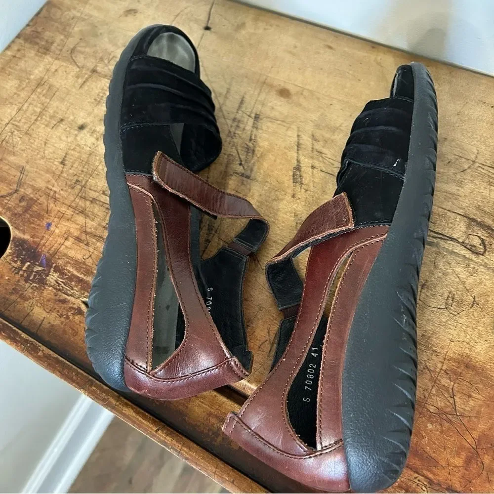Naot Papaki Black Velvet Nubuck/Cinnamon Leather Sandal EU 41/L7 = Women's US 10